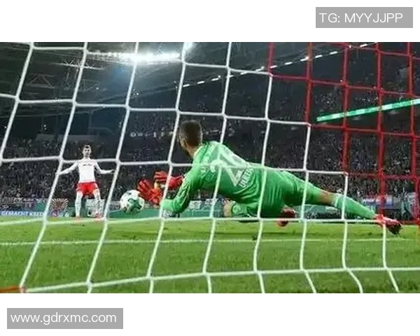 世界杯精彩对决那不勒斯5-0战胜拜仁点球大战瞬间点燃全场激情